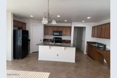 887 W Desert Hills Drive, San Tan Valley, AZ 85143 - Photo 3