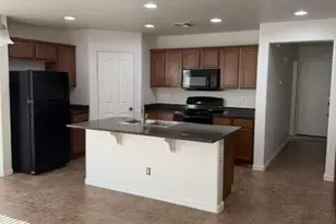 887 W Desert Hills Dr, San Tan Valley, AZ 85143 - Photo 5