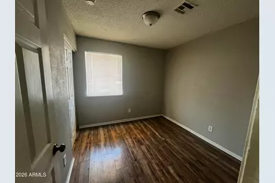 7301 W Heatherbrae Drive, Phoenix, AZ 85033 - Photo 5