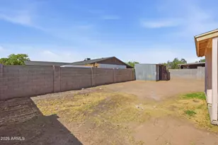 7301 W Heatherbrae Dr, Phoenix, AZ 85033 - Photo 5