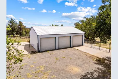 8750 S Steven Trail, Kirkland, AZ 86332 - Photo 3