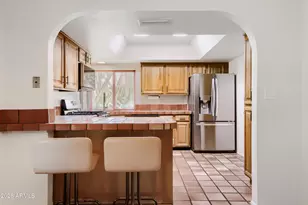 864 E Paradise Ln, Phoenix, AZ 85022 - Photo 9