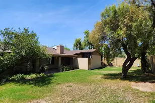 864 E Paradise Ln, Phoenix, AZ 85022 - Photo 25