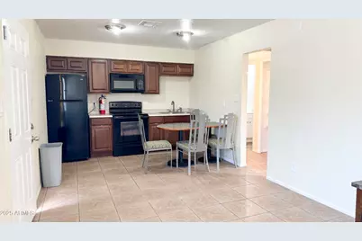 8939 N 8th Street, Phoenix, AZ 85020 - Photo 3