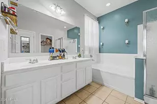 17373 W Pinnacle Vis Dr, Surprise, AZ 85387 - Photo 11