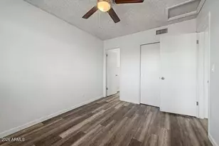 2209 S Granada Dr, Tempe, AZ 85282 - Photo 9