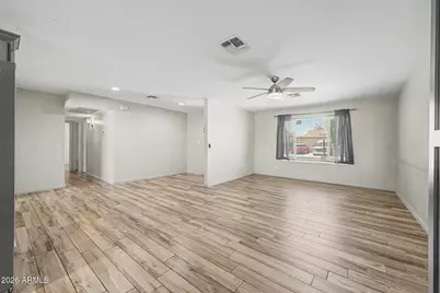 10217 N 37th Avenue, Phoenix, AZ 85051 - Photo 5