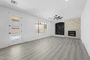 10925 W Davis Ln, Avondale, AZ 85323 - Photo 9