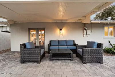 8638 E Highland Avenue, Scottsdale, AZ 85251 - Photo 17