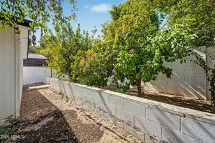 530 E Rose Ln, Phoenix, AZ 85012 - Photo 49