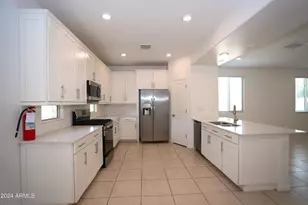 9210 W Willow Bend Ln, Phoenix, AZ 85037 - Photo 9