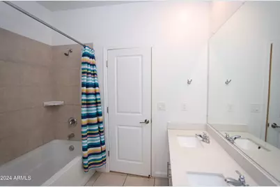 9210 W Willow Bend Lane, Phoenix, AZ 85037 - Photo 13