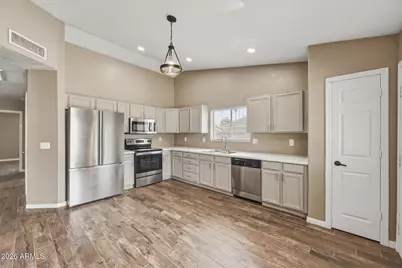 10243 W Reade Avenue, Glendale, AZ 85307 - Photo 9
