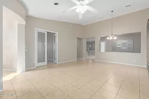 2206 W Fawn Dr, Phoenix, AZ 85041 - Photo 5