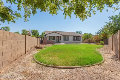 2206 W Fawn Drive, Phoenix, AZ 85041 - Photo 31