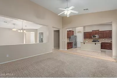 2206 W Fawn Drive, Phoenix, AZ 85041 - Photo 9