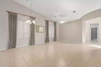 2206 W Fawn Drive, Phoenix, AZ 85041 - Photo 7