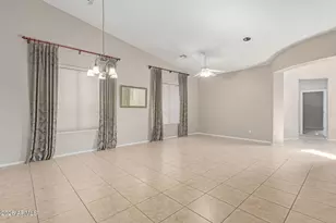 2206 W Fawn Dr, Phoenix, AZ 85041 - Photo 7