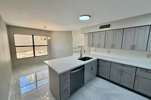 4548 E Shomi St, Phoenix, AZ 85044 - Photo 5