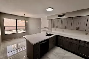 4548 E Shomi St, Phoenix, AZ 85044 - Photo 5