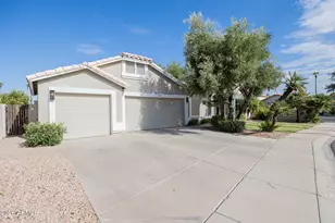 904 S Dolphin Dr, Gilbert, AZ 85233 - Photo 1