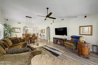 10532 E Coopers Hawk Drive, Sun Lakes, AZ 85248 - Photo 11