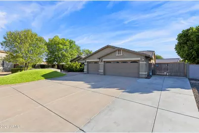 2637 E Carla Vista Drive, Gilbert, AZ 85295 - Photo 3