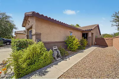 72 W Dragon Tree Avenue, Queen Creek, AZ 85140 - Photo 9