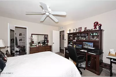19046 N Lakeforest Drive, Sun City, AZ 85373 - Photo 21