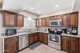 10110 W Pine Springs Dr, Sun City, AZ 85373 - Photo 7