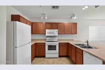 11635 W Retheford Road, Youngtown, AZ 85363 - Photo 5