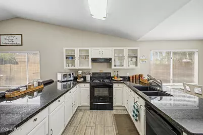 7626 W Missouri Avenue, Glendale, AZ 85303 - Photo 11