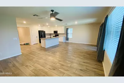 17461 W Molly Lane, Surprise, AZ 85387 - Photo 7