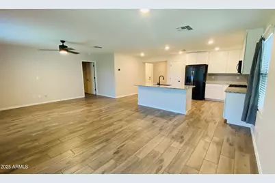 17461 W Molly Lane, Surprise, AZ 85387 - Photo 9