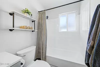 4200 N 38th Street #1, Phoenix, AZ 85018 - Photo 27