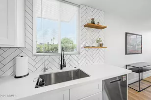 4200 N 38th St, Phoenix, AZ 85018 - Photo 17