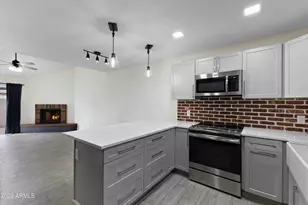 2118 E Center Ln, Tempe, AZ 85281 - Photo 11