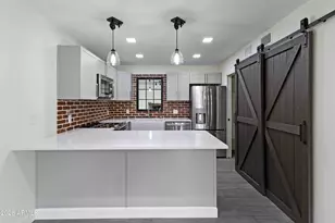 2118 E Center Ln, Tempe, AZ 85281 - Photo 9