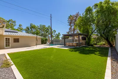 8731 E Minnezona Avenue, Scottsdale, AZ 85251 - Photo 3