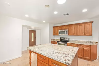 8731 E Minnezona Avenue, Scottsdale, AZ 85251 - Photo 7