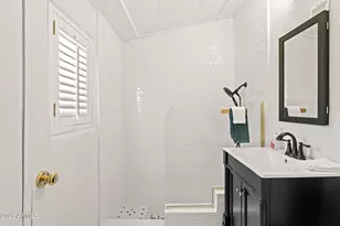 5710 E Camelback Rd, Phoenix, AZ 85018 - Photo 25