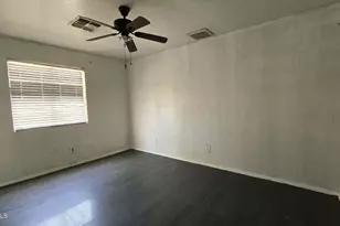8220 W Meadowbrook Ave, Phoenix, AZ 85033 - Photo 15