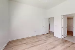9160 N 67th Ave, Glendale, AZ 85302 - Photo 11
