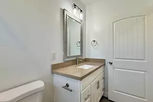 9160 N 67th Ave, Glendale, AZ 85302 - Photo 17