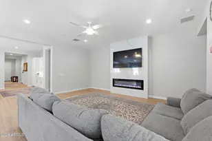 6620 E Libby St, Phoenix, AZ 85054 - Photo 9