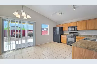 23827 W Yavapai Street, Buckeye, AZ 85326 - Photo 5
