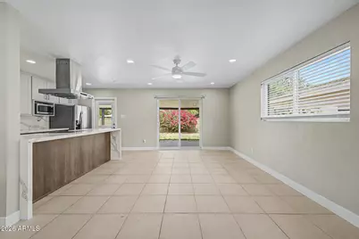 8730 E Rancho Vista Drive, Scottsdale, AZ 85251 - Photo 9