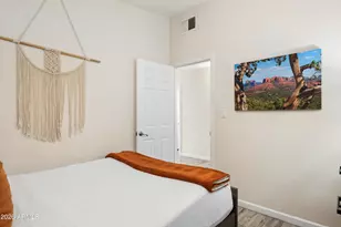 6917 E Earll Dr, Scottsdale, AZ 85251 - Photo 17