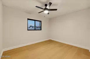2038 E Cheery Lynne Rd, Phoenix, AZ 85016 - Photo 25