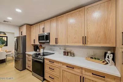 2038 E Cheery Lynne Road, Phoenix, AZ 85016 - Photo 5